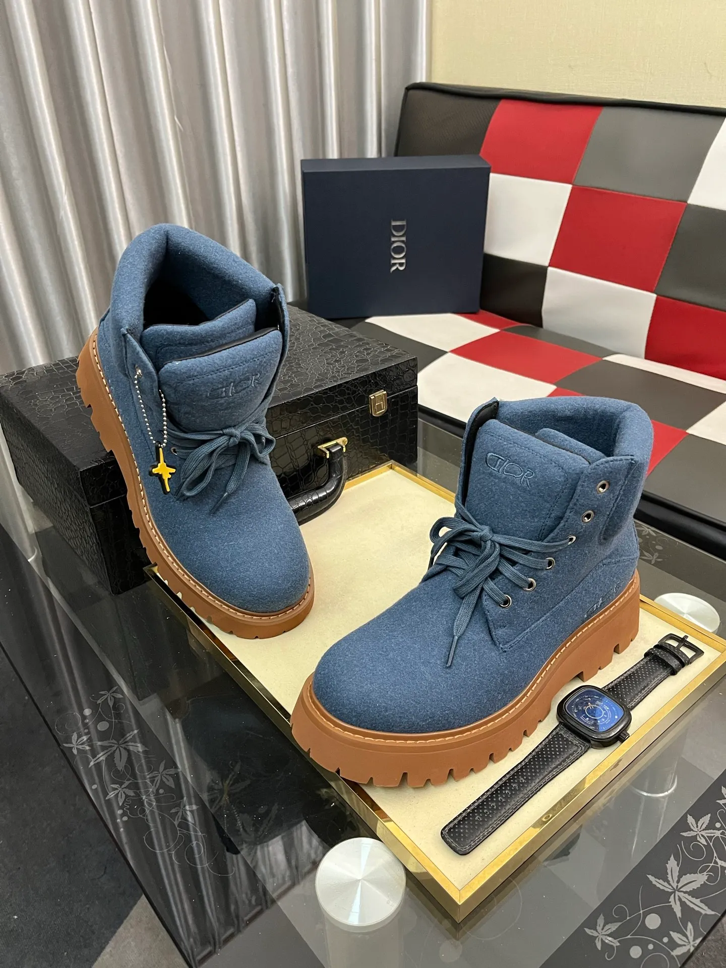 Men's shoes 💰: 540⌚️⌚️Dior top crafts Dior high-top boots counter synchronizes with the original factory configuration, original cowhide patchwork fabric imported from Italy, breathable and comfortable imported water-dyed cow lining, sole: original factory special original sole super comfortable, original factory with single goods high quality, you can enter and exit the counter at will, welcome to compare and synchronize with the counter, code number: 38-44